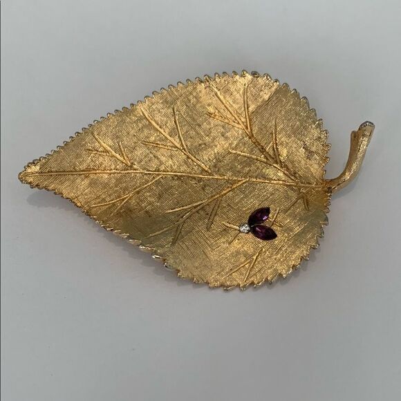 Gold Coloured Leaf Brooch -large - Picture 8 of 9